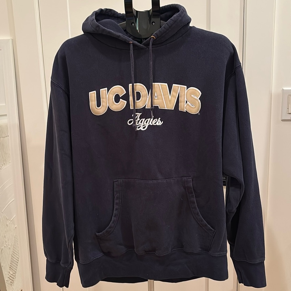 UC Davis Aggies hoodie pullover size L stitched on lettering